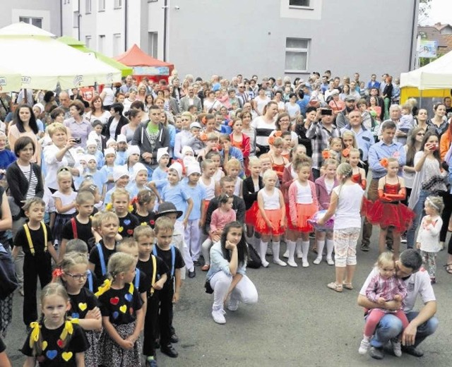 Jeszcze popołudniem na festynie w błogiej atmosferze bawiły się całe rodziny. Nikt nie sądził, że impreza zakończy się taką awanturą