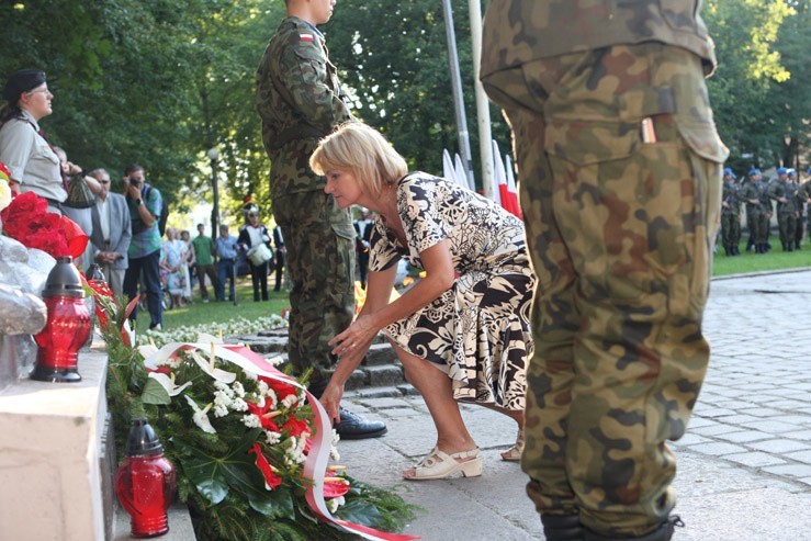 Zdjecia ze slupskich obchodów 64. rocznicy wybuchu Powstania...