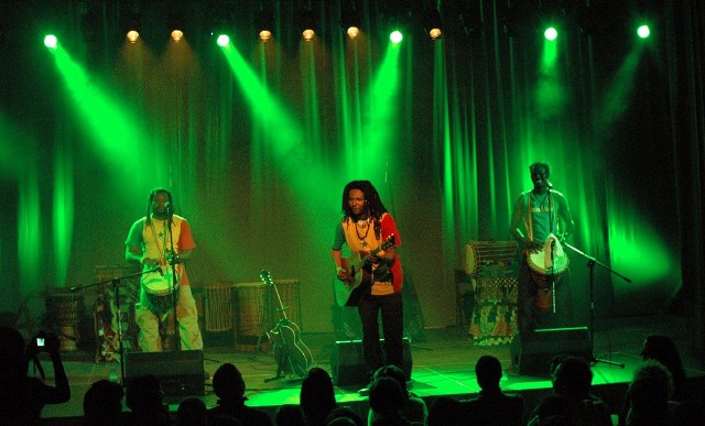 Zespół Djolof-Man tworzą Mamadou Diouf, Mohamed M'Bow i Pako Sarr. 