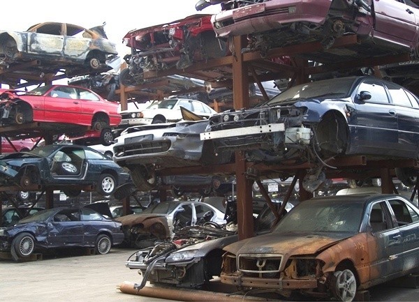 Z opłaty recyklingowej ma być finansowana utylizacja wraków samochodów. (fot. Honda/Newspress)