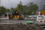 Kraków. Asfaltowanie przy budowie linii tramwajowej, zmiany na Teligi i Słowackiego