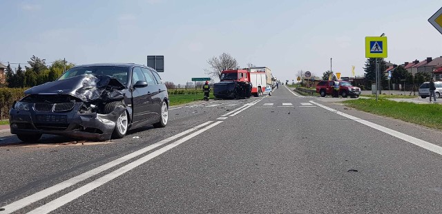 Wypadek na drodze krajowej numer 9 w Jacentowie. Cztery osoby zostały ranne