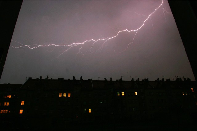 Burze przejdą w nocy nad regionem.