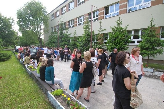 Z budynku Zespołu Państwowych Szkół Plastycznych przy ulicy Radiowej w Kielcach trzeba było ewakuować 120 osób.