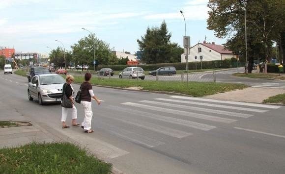 Likwidacja przejścia przez aleje Solidarności na wysokości Leszczyńskiej i Niskiej w Kielcach budzi wiele kontrowersji