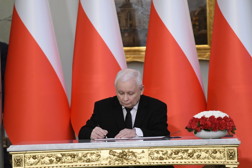Jarosław Kaczyński powrócił do gabinetu Mateusza...