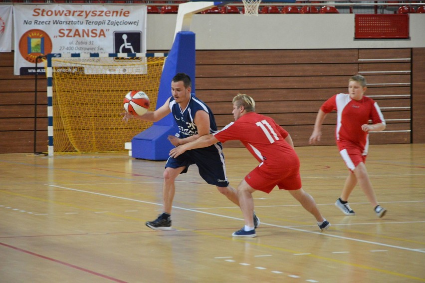 Zawodnicy Olimpiad Specjalnych rywalizowali w Ostrowcu w turnieju koszykówki