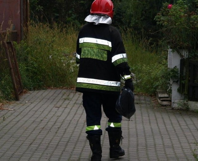 Pożar gasiło pięć zastępów straży pożarnej.