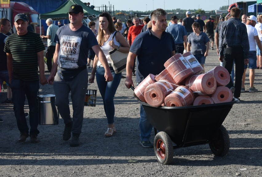 W Słomczynie koło Grójca zawsze w niedzielę odbywa się...