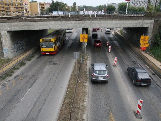Chodniki pod wiaduktem w ulicy Grunwaldzkiej będą zlikwidowane, w ich miejscu powstanie buspas.