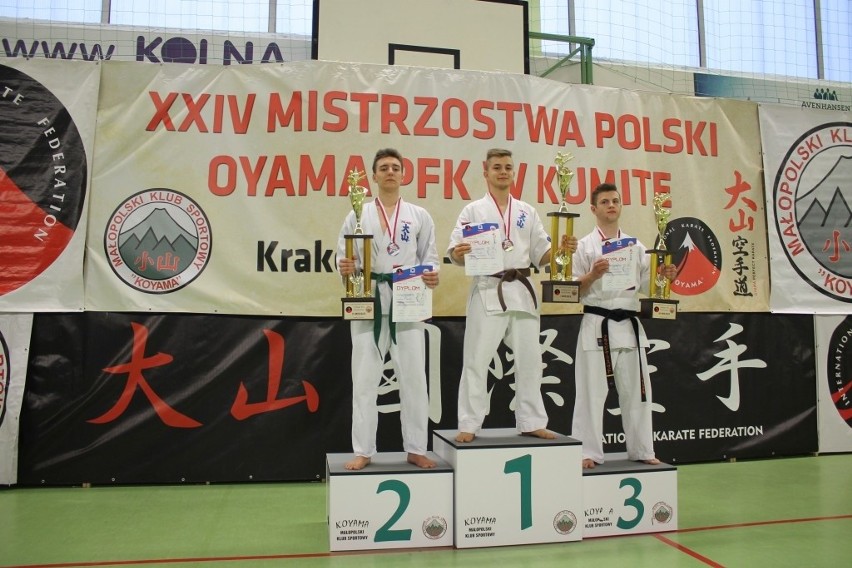 Pierwsze miejsca kozienickich karateków na Mistrzostwach Polski w Krakowie