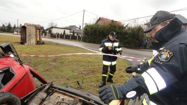 Pozorowany wypadek z pojazdami w rzece [WIDEO]