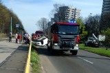 Groźny wypadek w Katowicach na Tysiąclecia. Samochód dachował. Zobaczcie zdjęcia