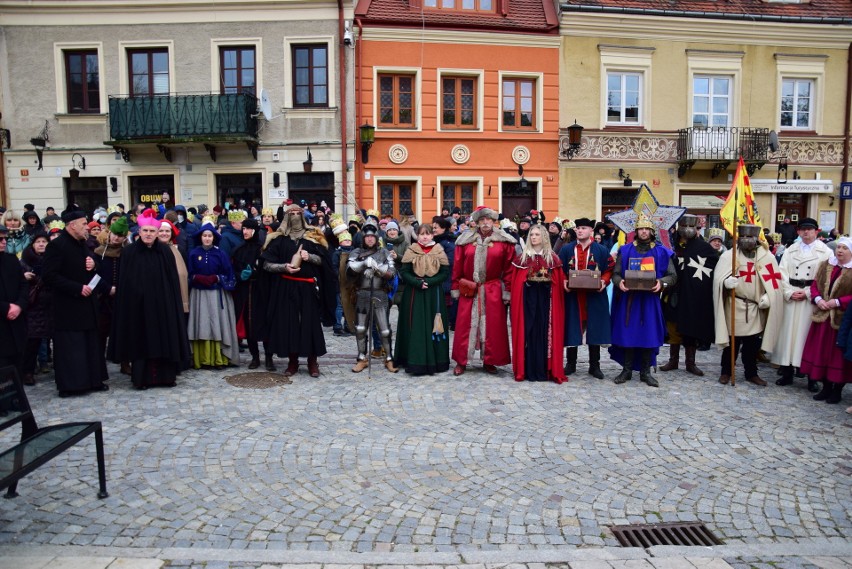 Orszak Trzech Króli 2022 w Sandomierzu (NOWE ZDJĘCIA)