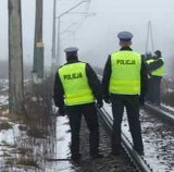 Pociąg nie zdążył w porę wyhamować... Wiemy, kto zginął na torach!