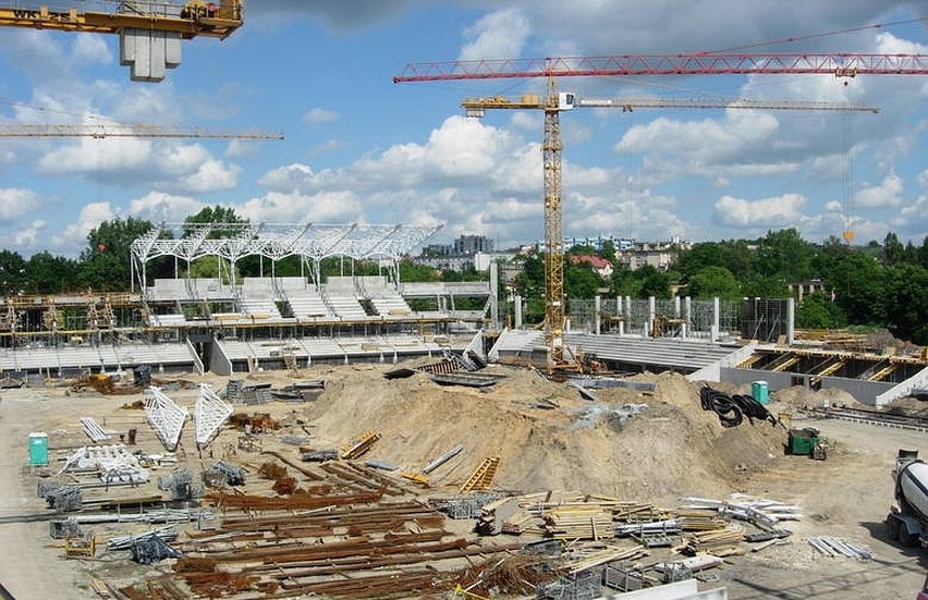 Piłkarze Korony Kielce  rozgrywają mecze na Stadionie...