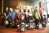 Fundacja Białoruski Dom i poseł Robert Tyszkiewicz przekazali szkolne wyprawki dzieciom białoruskich uchodźców