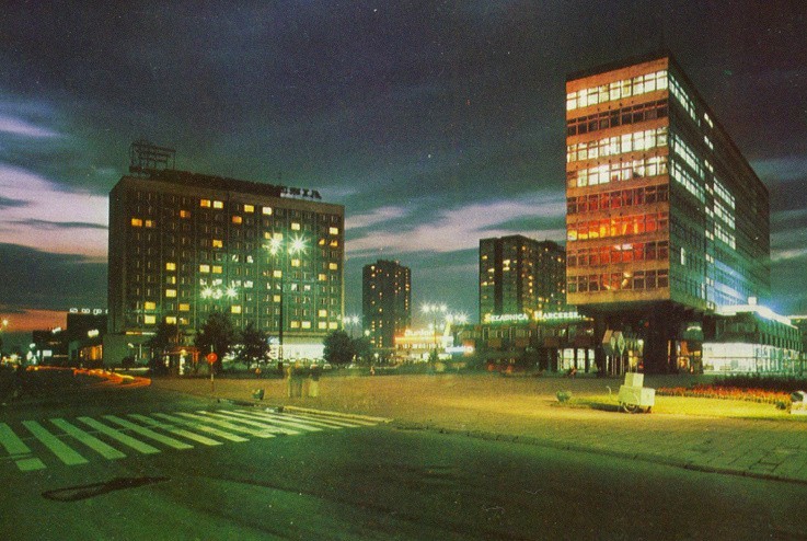 Katowice, lata 70. Saturator przy ulicy Piotra Skargi