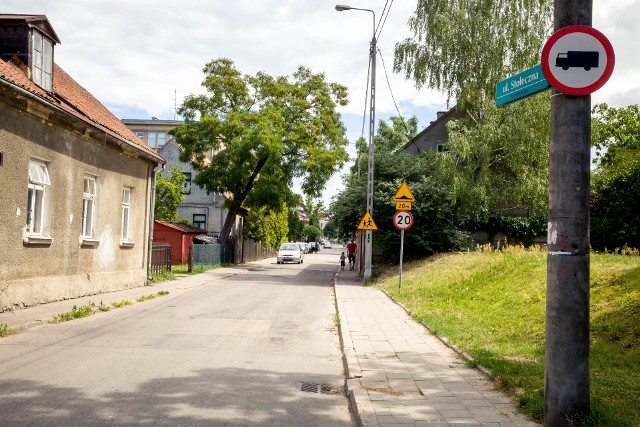 W Białymstoku mamy sporo ulic o ciekawym przebiegu. Nieraz przyjezdny może mieć problem z odszukaniem adresu. Przejź do następnego zdjęcia i zobacz jakie przykłady udało nam się znaleźć.  A jakie ty znasz przykłady takich ulic? Napisz na: online@poranny.pl