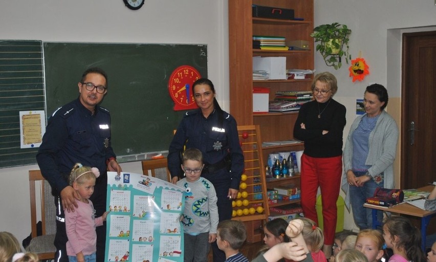 Policjanci odwiedzili szkołę w Płowcach [zdjęcia]