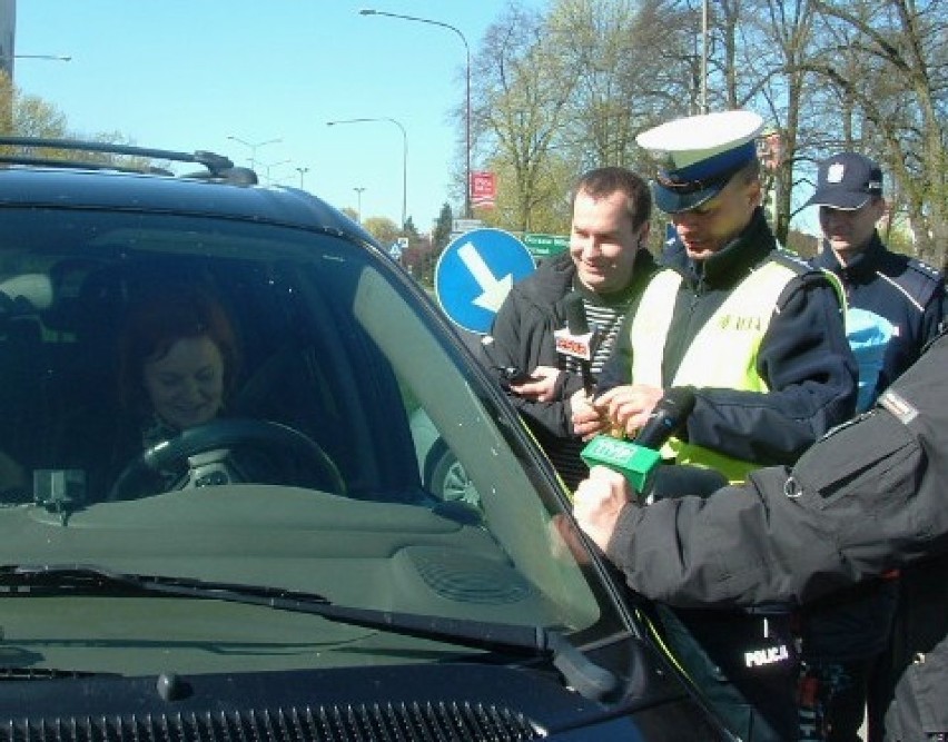 Akcja policji w Pile: Cytryny do zjedzenia zamiast mandatów