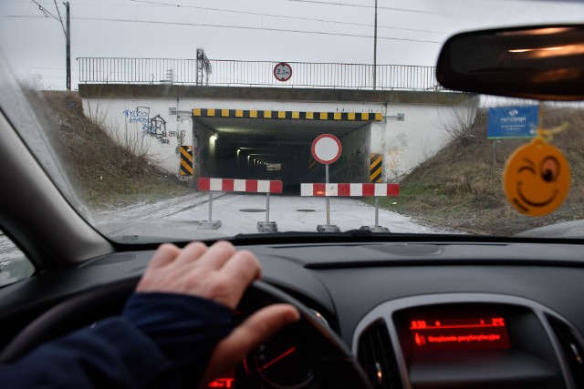 Dziś nikt nie potrafi powiedzieć jak długo zamknięty będzie Krowi mostek. Przetargu na remont jeszcze nie było