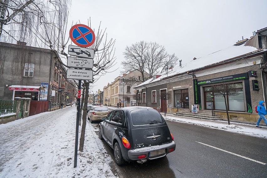 Bez parkingu padnie biznes przy Plantach w Nowym Sączu