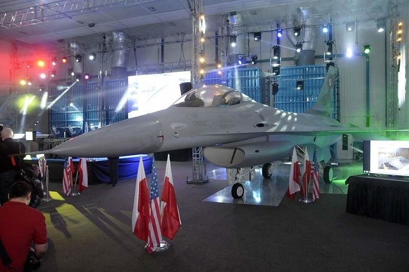 Otwarcie Centrum Serwisowego F-16 w Bydgoszczy [zdjęcia]