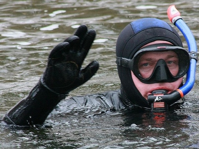 W sobotnim spływie Obrą weźmie udział 56 śmiałków. Pokonają wpław osiem kilometrów ze Starego Dworku do Skwierzyny.