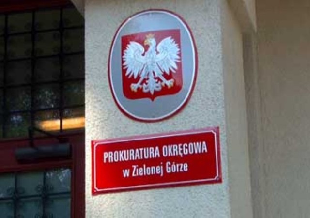 Zielonogórska prokuratura ostrzega przed oszustami.