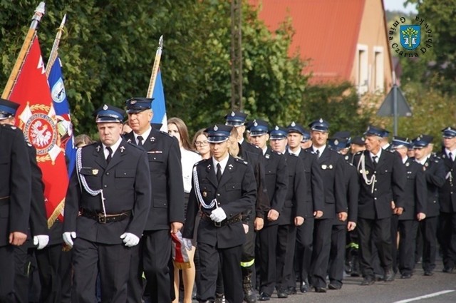 Uroczystości rozpoczęły się zbiórką strażaków przy kościele parafialnym pw. św. Stanisława Kostki