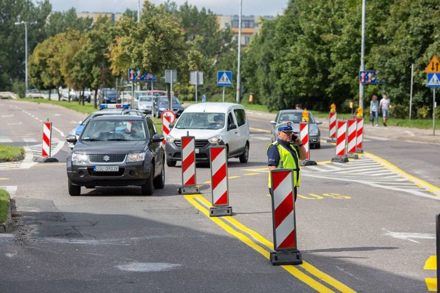 23 mandaty w ciągu tygodnia wystawili policjanci kierowcom, którzy łamali przepisy przy remontowanym wiadukcie na al. 3 Maja.