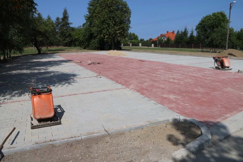 Nowe parkingi, monitoring i droga na osiedlu Skałka w Starachowicach