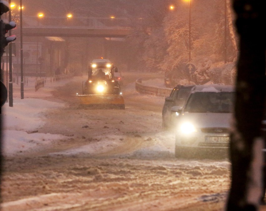 Nowy Sącz. Zima trzyma, a odwykliśmy od śniegu i mrozu