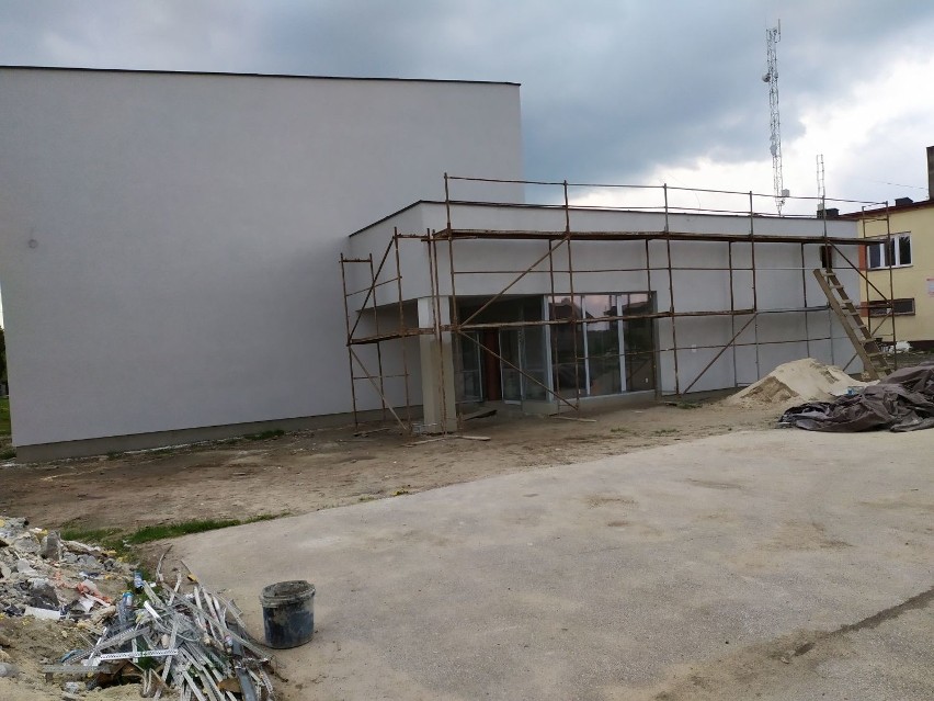 Gmina Kowala. Jest dofinansowanie na budowę hali sportowej w Młodocinie Mniejszym. Otrzymała dofinansowanie ponad 1,3 miliona złotych