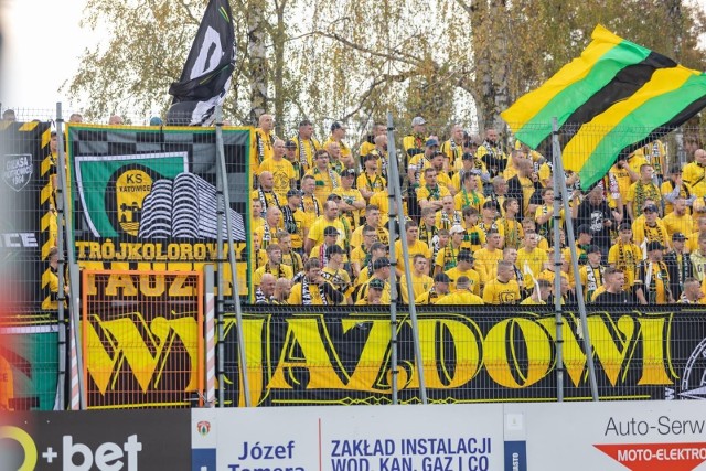 15.10.2022. Puszcza Niepołomice - GKS Katowice.  Zobacz kolejne zdjęcia. Przesuwaj zdjęcia w prawo - naciśnij strzałkę lub przycisk NASTĘPNE