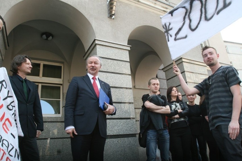 Studenci protestują przeciwko likwidacji UŚ w Rybniku