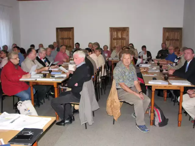 Powiatowe zebrania cieszą się dużym zainteresowaniem członków mniejszości niemieckiej. Sala w Otmęcie-Krapkowicach została wypełniona po brzegi.