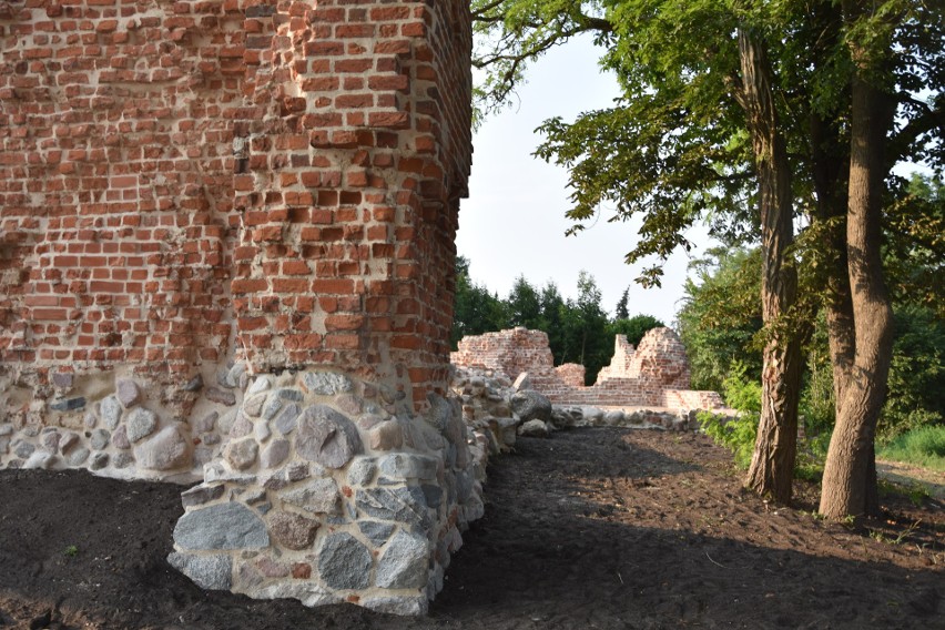 Ruiny zamku rycerskiego w Szubinie, po rewitalizacji, nie do...