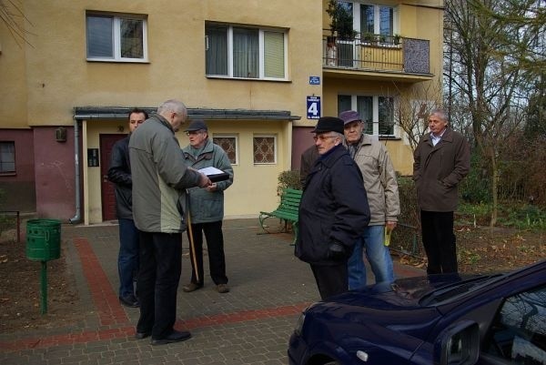 Mieszkańcy ulicy Wianek w Tarnobrzegu mogą się końcu cieszyć z nowego parkingu oraz chodników i osiedlowej uliczki.