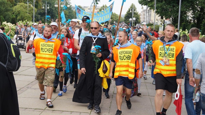 Częstochowa: Pielgrzymi przybywają na święto Wniebowzięcia...