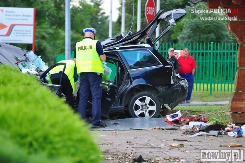 W poważnym wypadku w Wodzisławiu ucierpiał kierowca i...