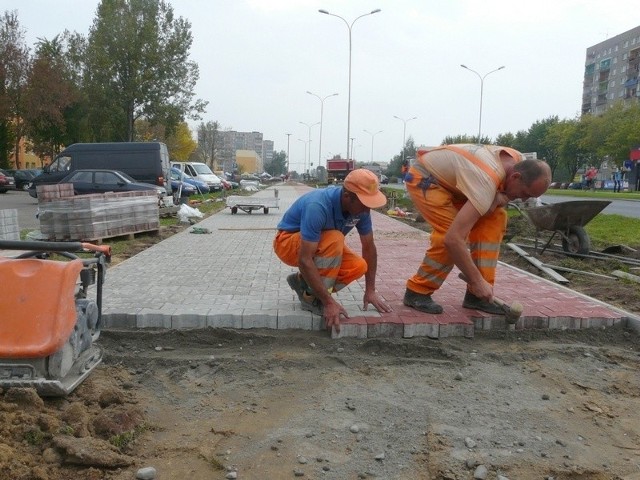 Remonty pabianickich chodników trwają.