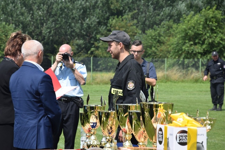 Bosutów i Poskwitów to najlepsze drużyny strażackie w powiecie krakowskim. Zawody sportowo-pożarnicze [ZDJĘCIA]