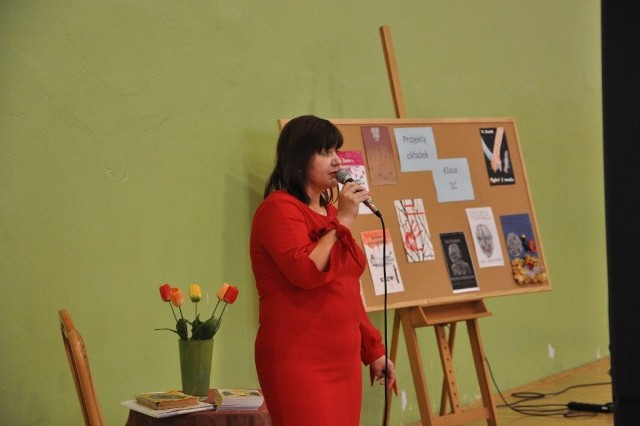 Justyna Pyrgiel to związana z Ziemią Zwoleńską pisarka i poetka, która w swojej twórczości czerpie z lokalnego folkloru i zwyczajów.