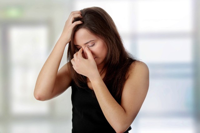 Migrena z aurą i oczna występują nawet 3 razy częściej u kobiet niż u mężczyzn