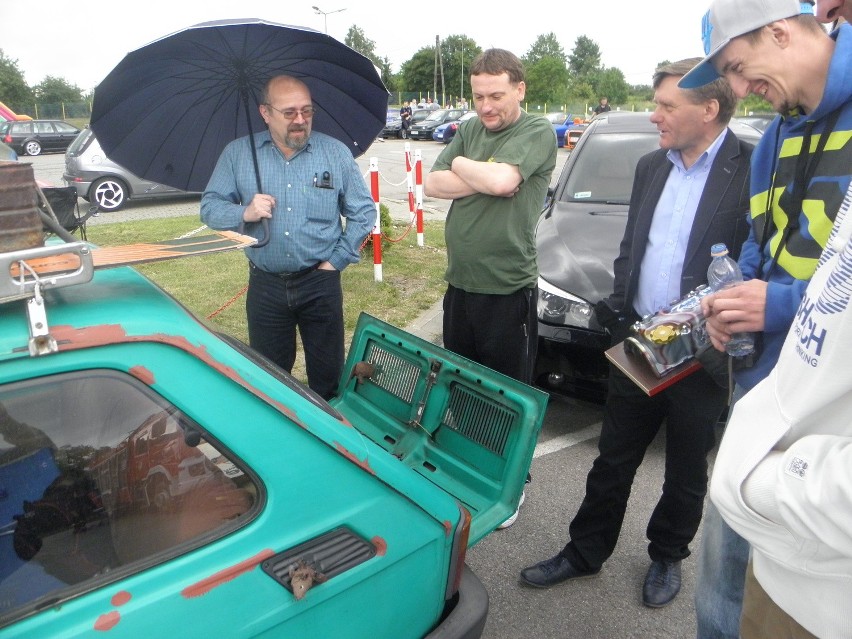 Blisko 200 tuningowanych samochodów można oglądać podczas...