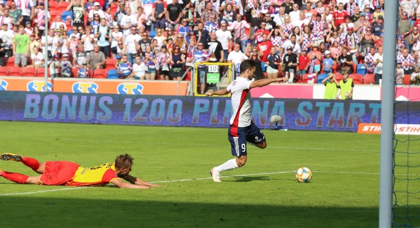 Górnik Zabrze pewnie pokonał Koronę Kielce w meczu 6....