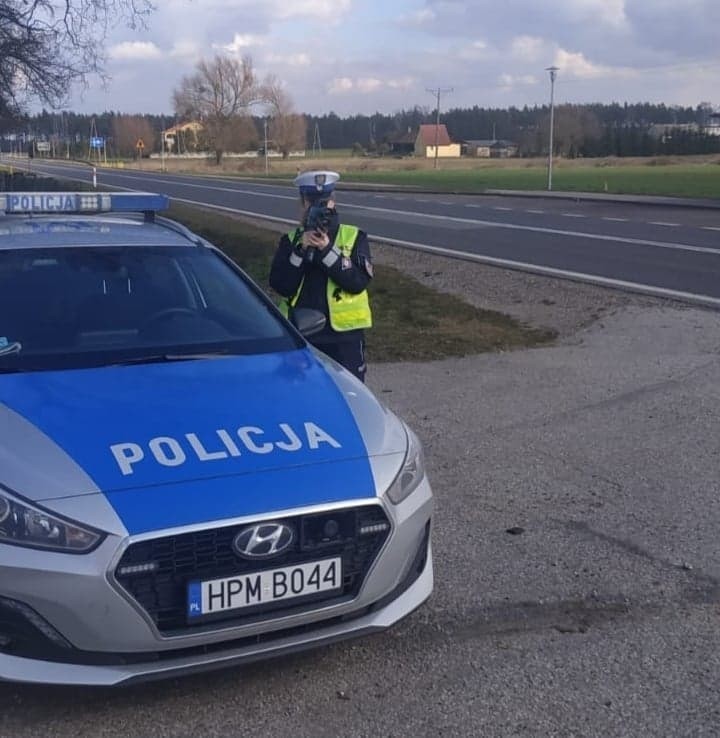 51-letni kierowca volkswagena zakończył swoją drogę...