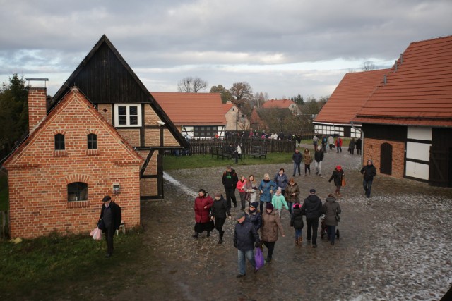 W Muzeum Kultury Ludowej Pomorza w Swołowie już po raz dziewiąty odbywa się święto gęsiny. Podczas imprezy w dniach 11, 12, 13 listopada (piątek, sobota, niedziela), można zjeść na miejscu lub kupić na wynos gęś pieczoną, półgęski wędzone, pierogi z gęsiną, żołądki gęsie, pasztety, galarety, gęsi smalec, zupy na gęsinie oraz domowe przetwory, które powinny znaleźć się w każdej domowej spiżarni. 